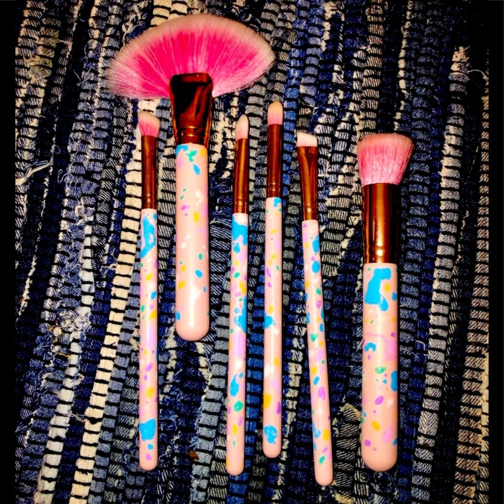 💗Unbranded pink multi paint Makeup Brush Set of 6